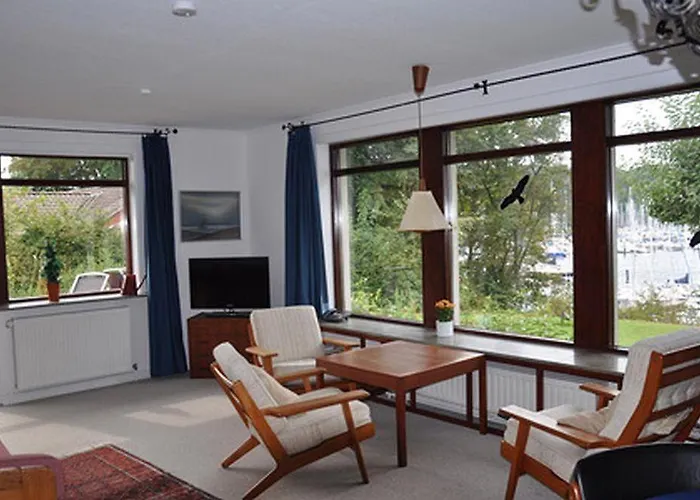 Meerblick Am Yachthafen Glücksburg